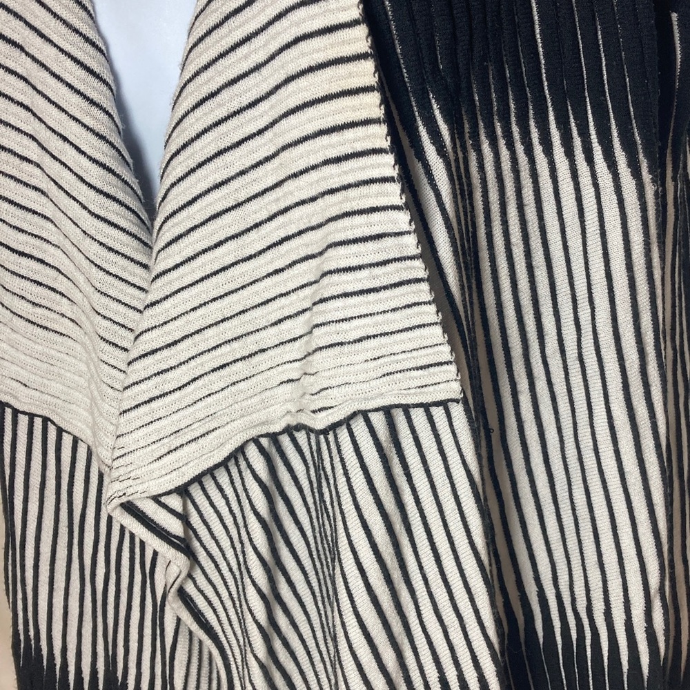 Lafayette 148 New York Ladies Long Line Draped Flyaway Black and White… - Picture 4 of 15